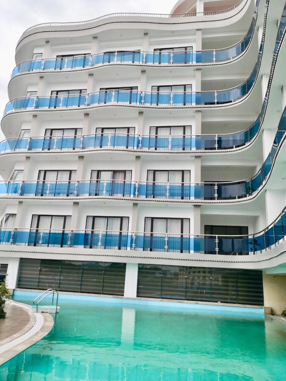 Relax Ha Long Hotel Bagian luar foto