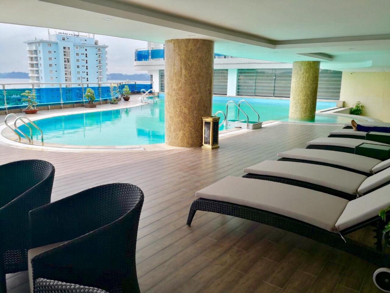 Relax Ha Long Hotel Bagian luar foto