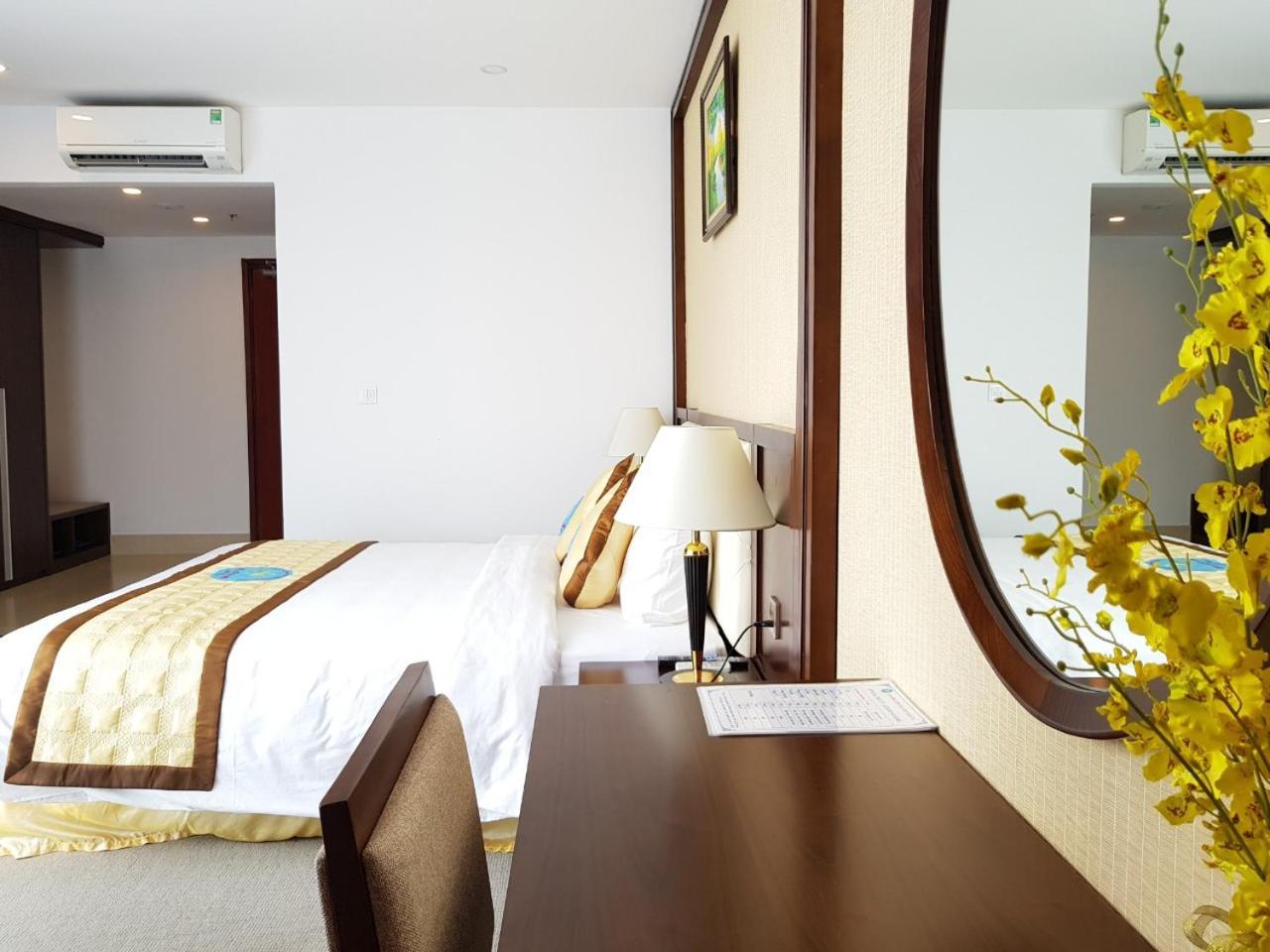 Relax Ha Long Hotel Bagian luar foto